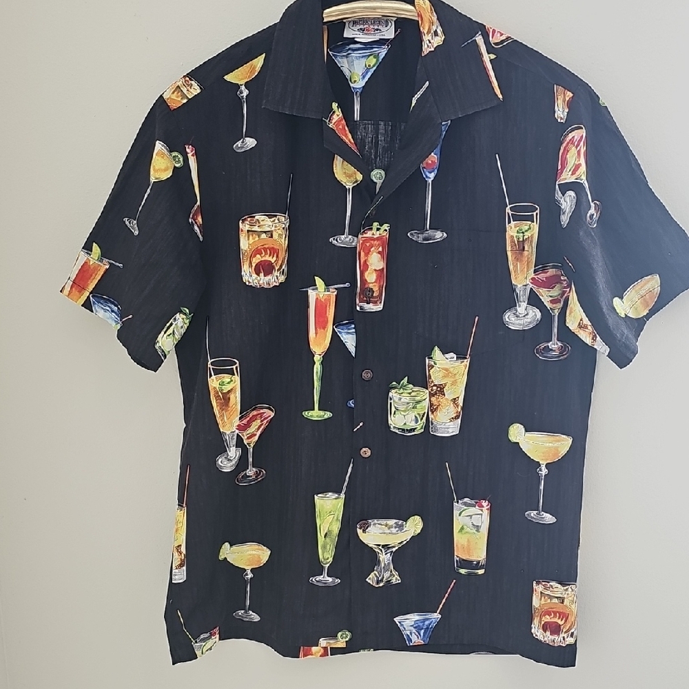 Hawaii Shirt Mens Size Meduim. Drinks Pattern. Made In Hawaii. Black